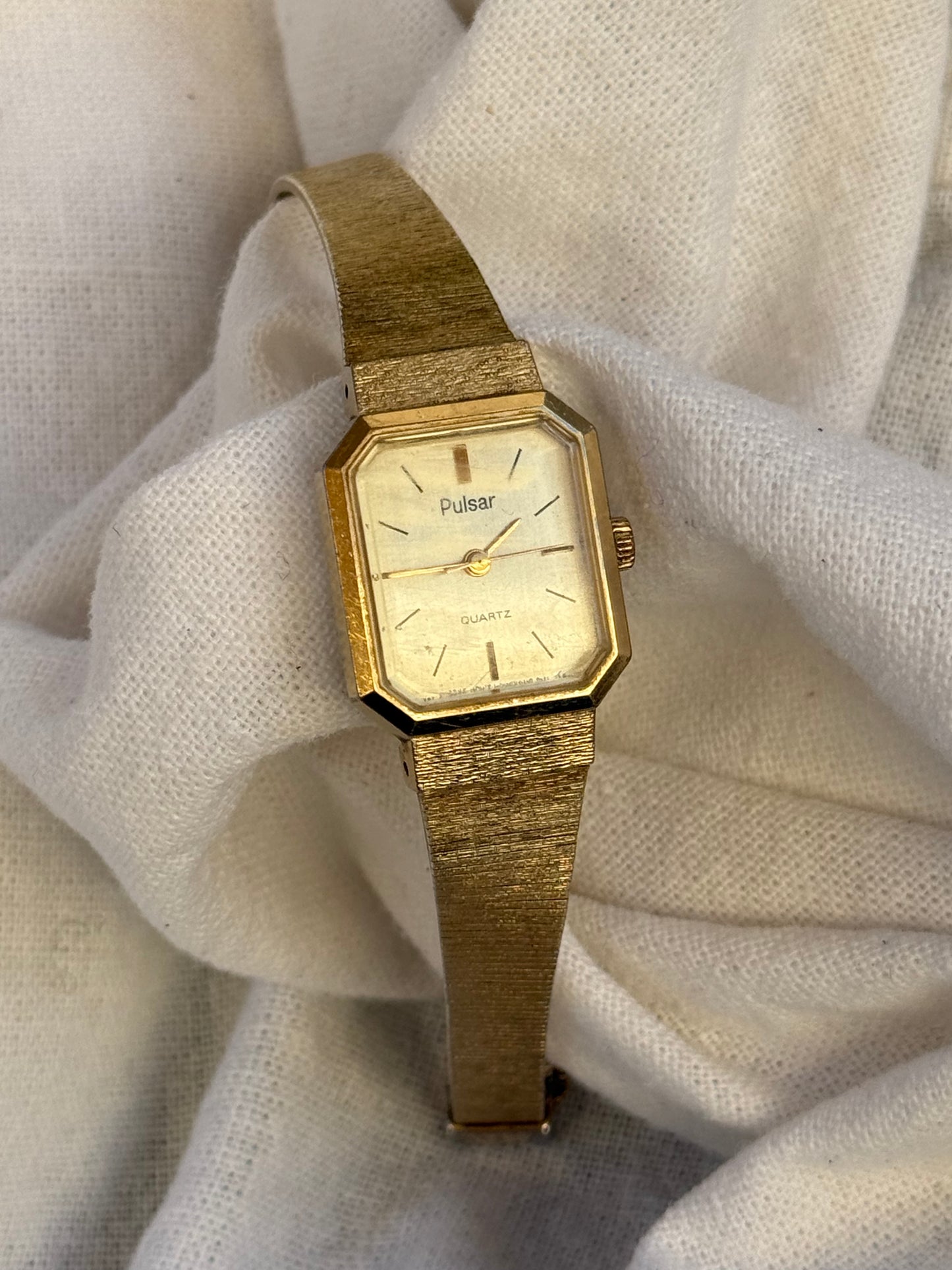 6.5” Gold Pulsar Watch